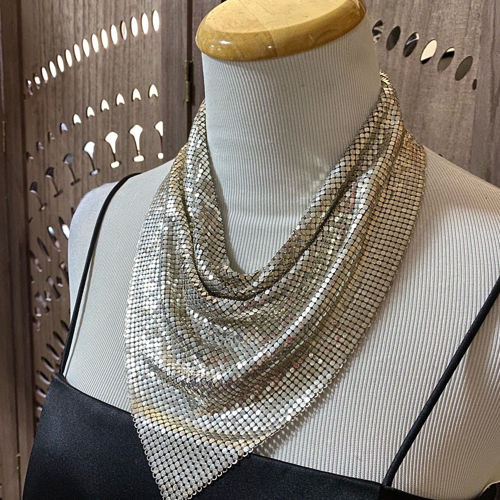 Whiting & Davis Designer 70s Silver Mesh Disco Bib Necklace - Picture 3 of 13